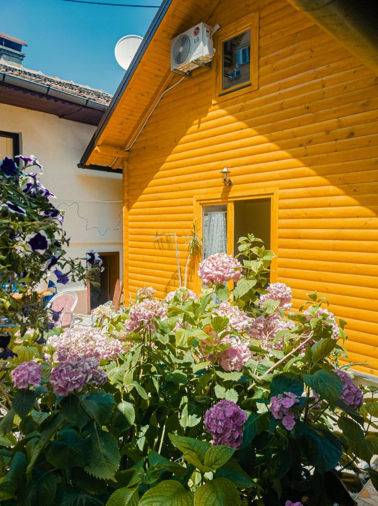 Guest House Nizama'S Place Sarajevo Exterior photo